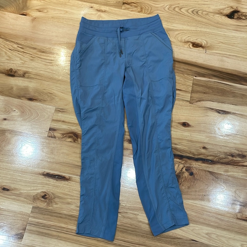 Lululemon dance studio pants light blue gray sz 6 high waist ankle length 7/8